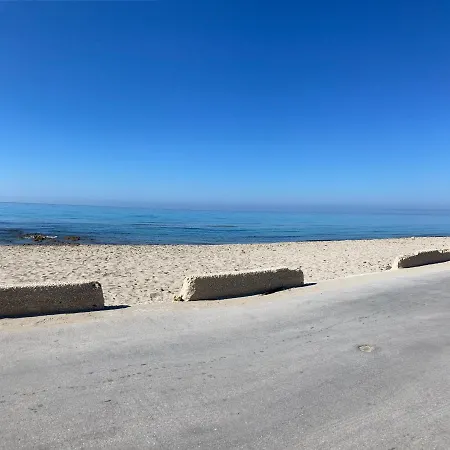 Chiara A Due Passi Dal Mare